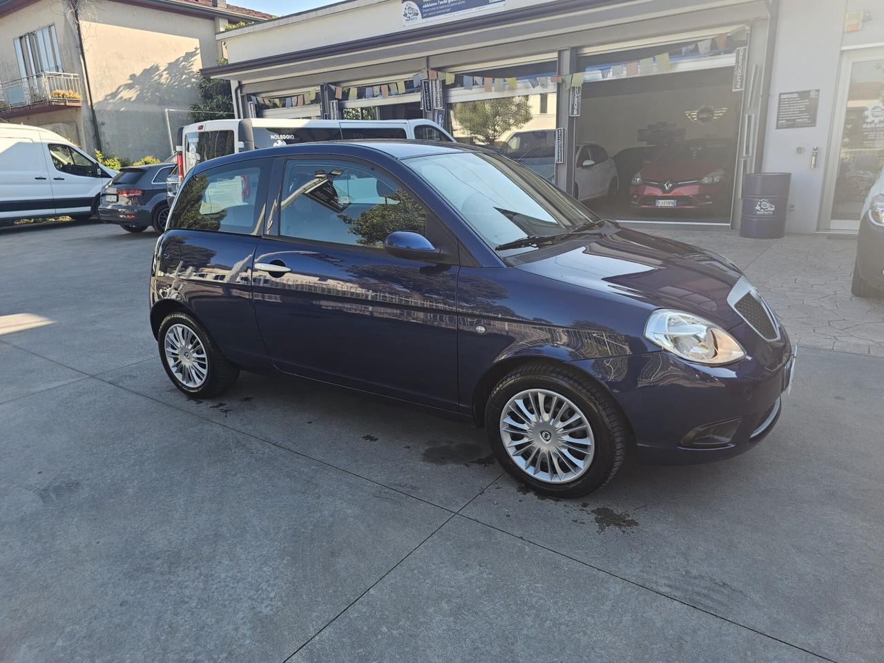 Lancia Ypsilon 1.3 MJT 75 CV