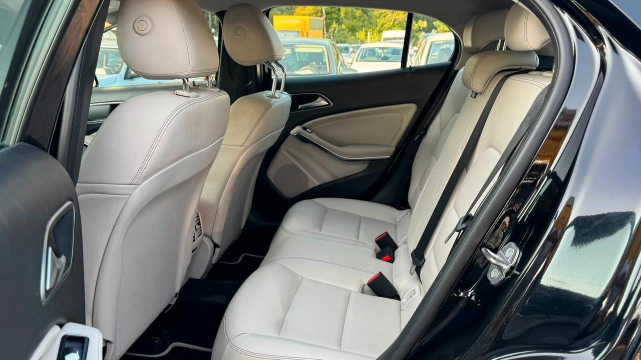 Mercedes-benz GLA 180 Premium
