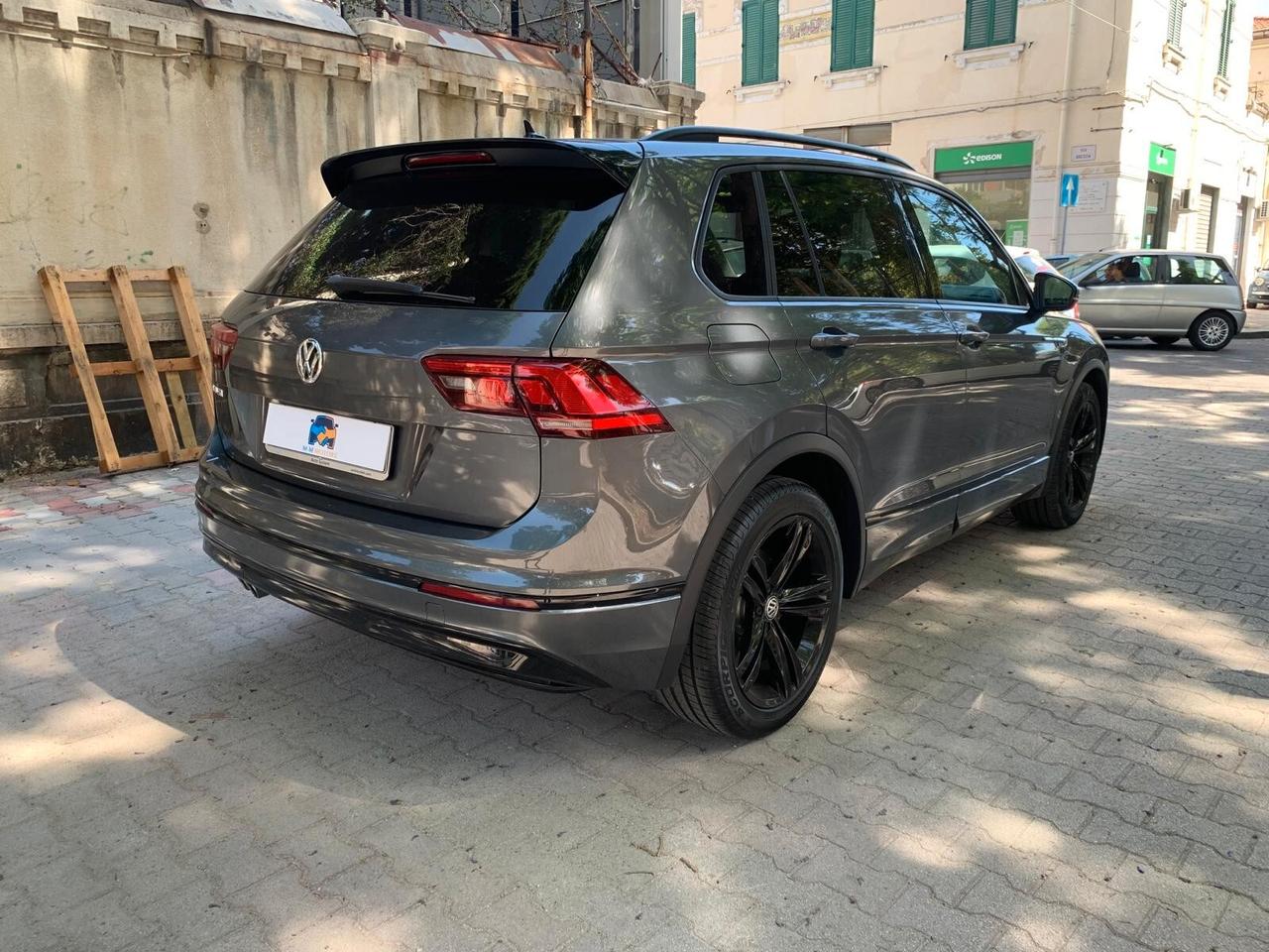 Volkswagen Tiguan 2.0 TDI SCR DSG Sport BlueMotion Technology R-LINE