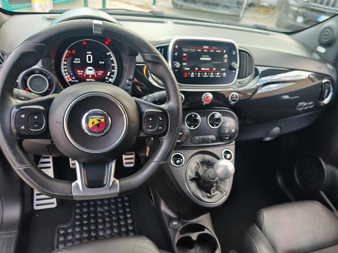 Abarth 595 1.4 Turbo T-Jet 165 CV Scorpioneoro