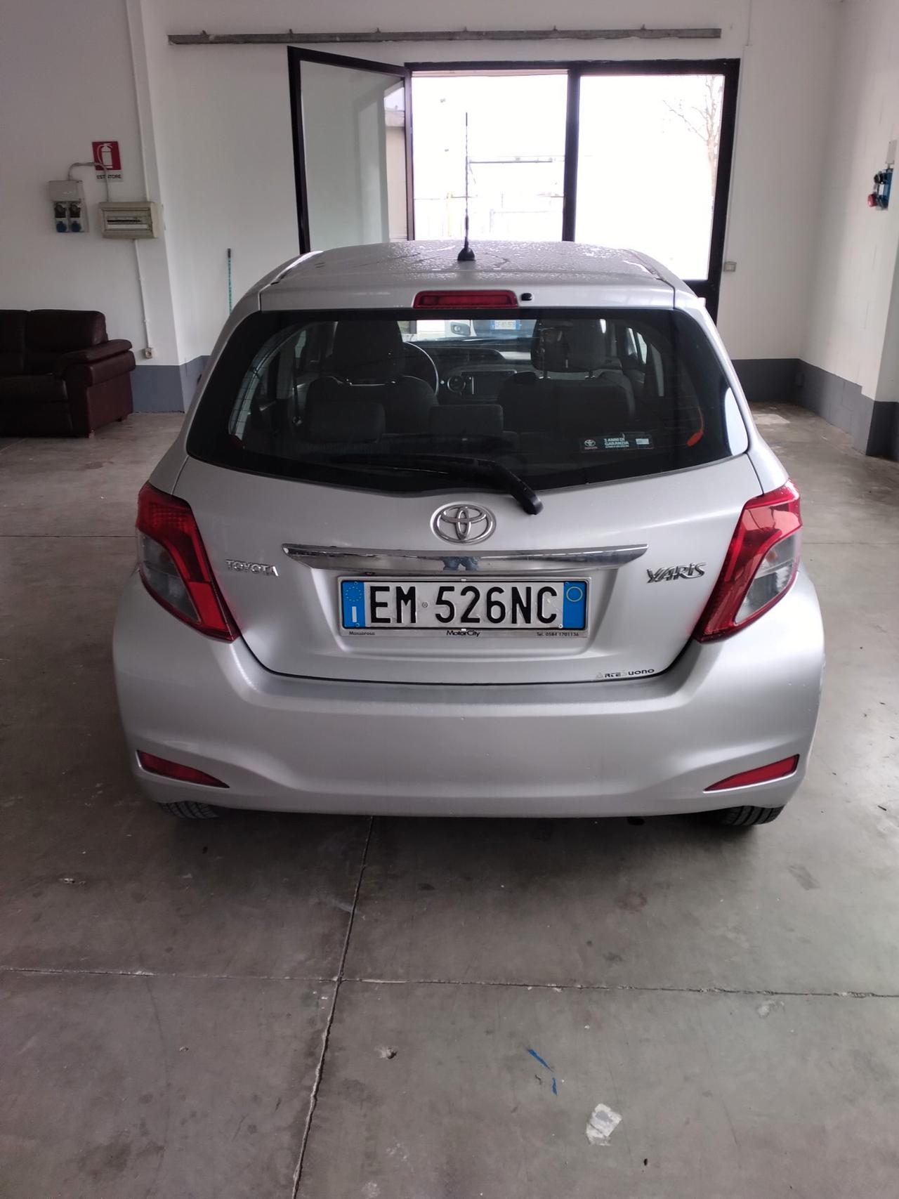 Toyota Yaris 1.3 5 porte Active METANO