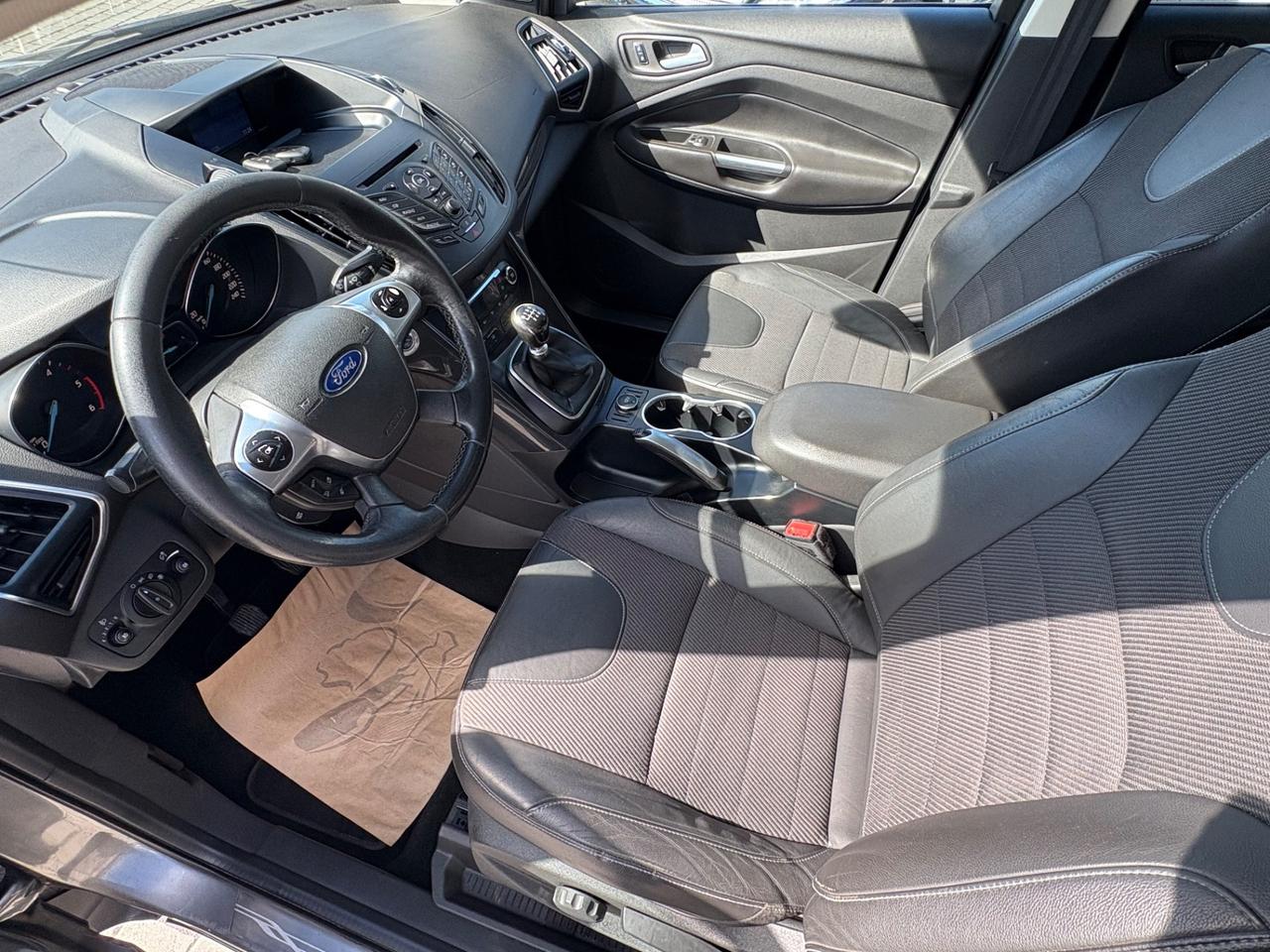 Ford Kuga 2.0 TDCI 140 CV 4WD Titanium