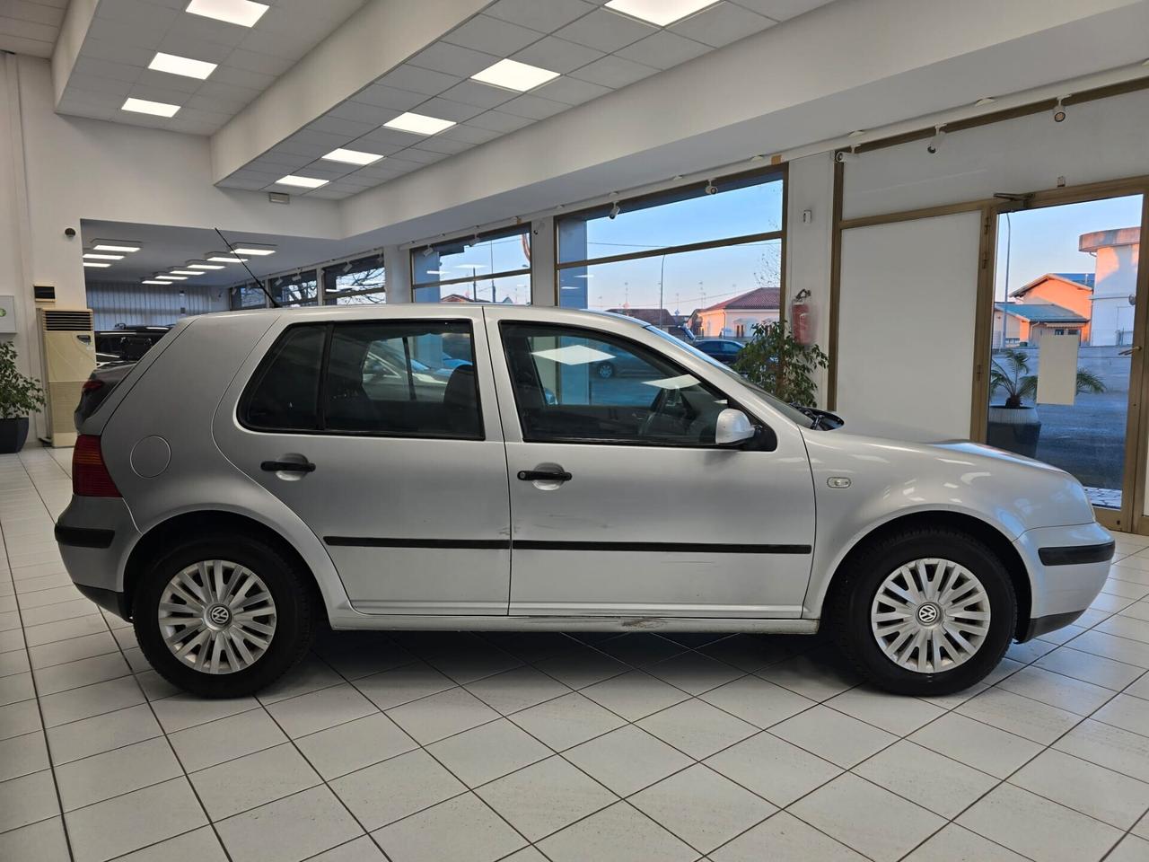 Volkswagen Golf 1.4 16V cat 5 porte