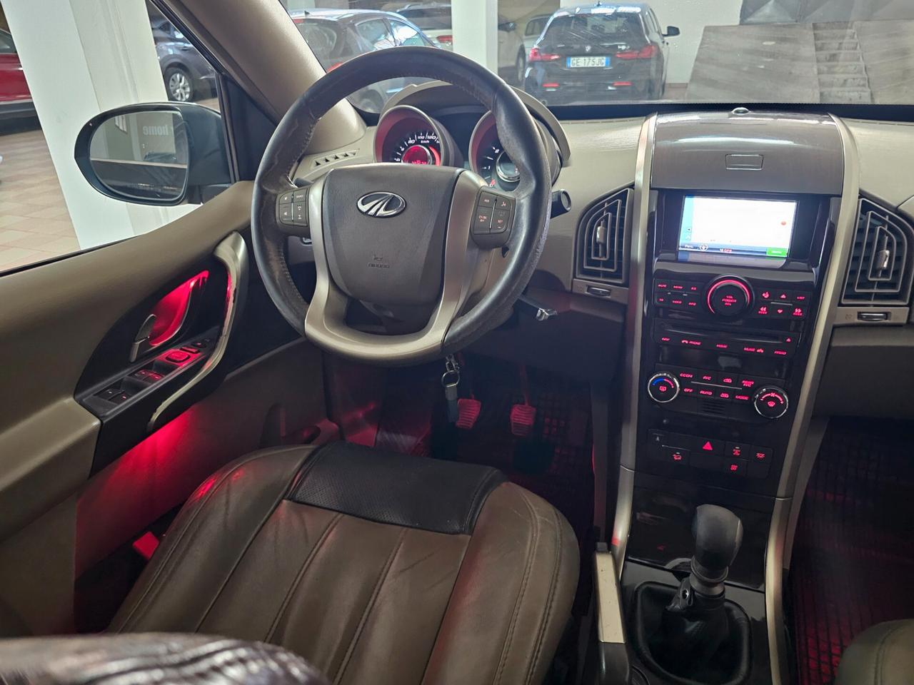 Mahindra XUV500 2.2 16V AWD W8 N1