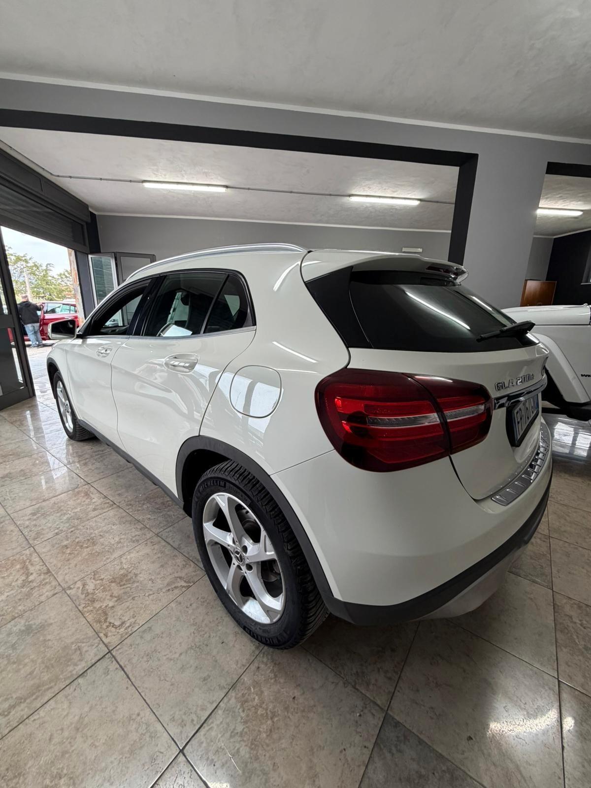 Mercedes-benz GLA 200 d Automatic Premium