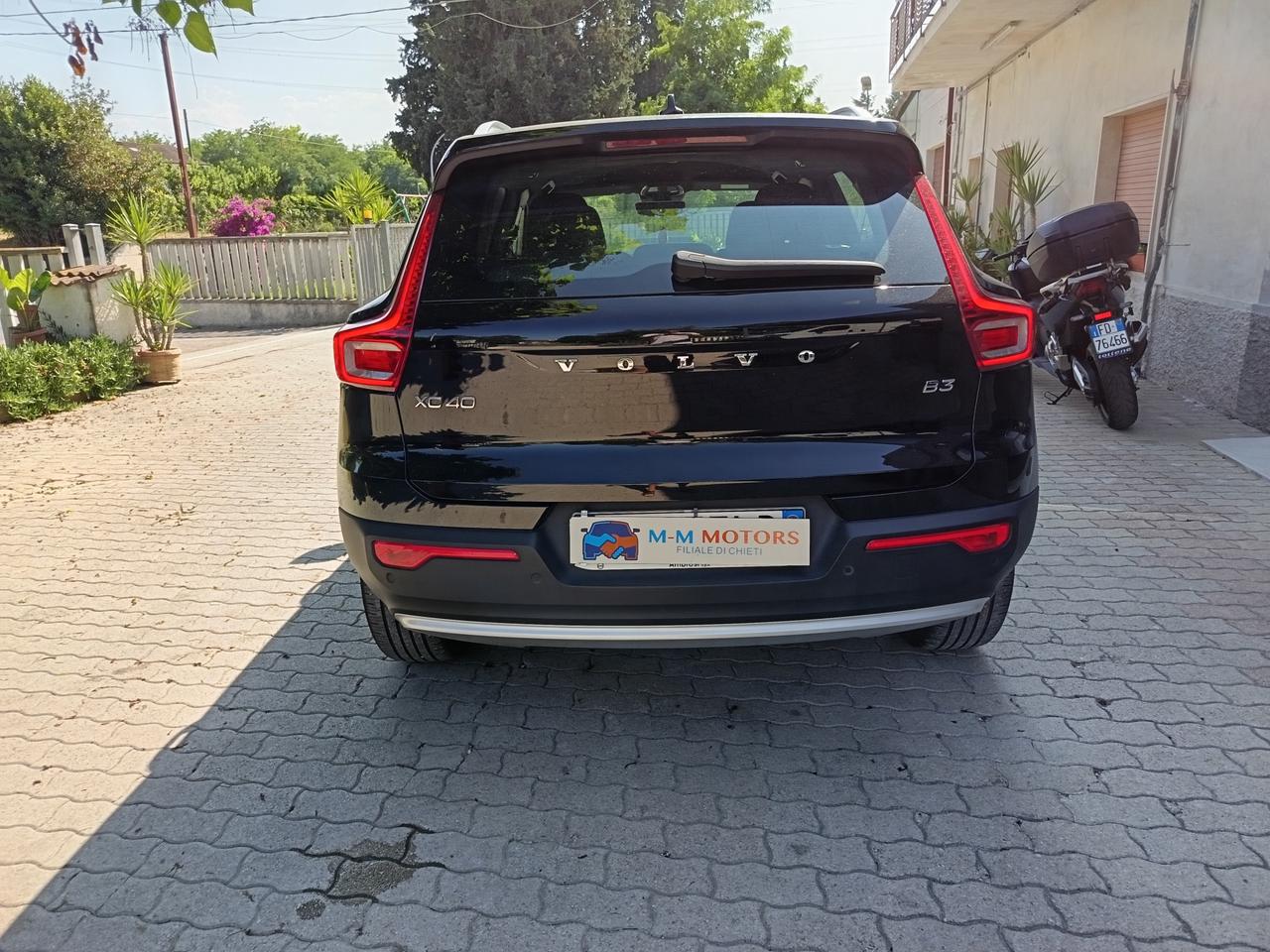 VOLVO XC40 B3 automatico Core