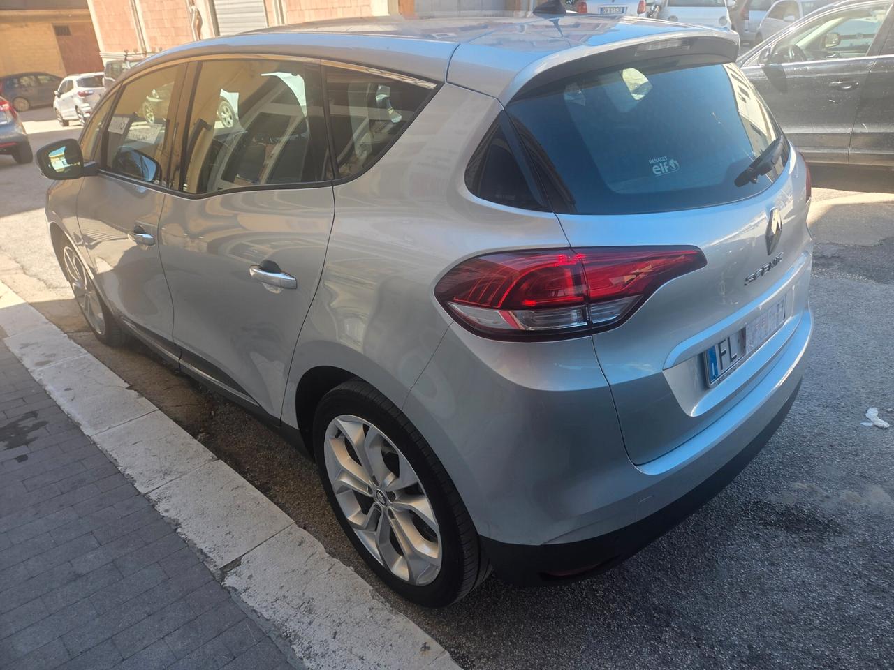 RENAULT SCENIC 1.5 110 CV ANNO 2018 KM140000 CERTIF