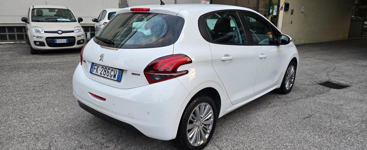 Peugeot 208 PureTech 82 5p. GPL Active