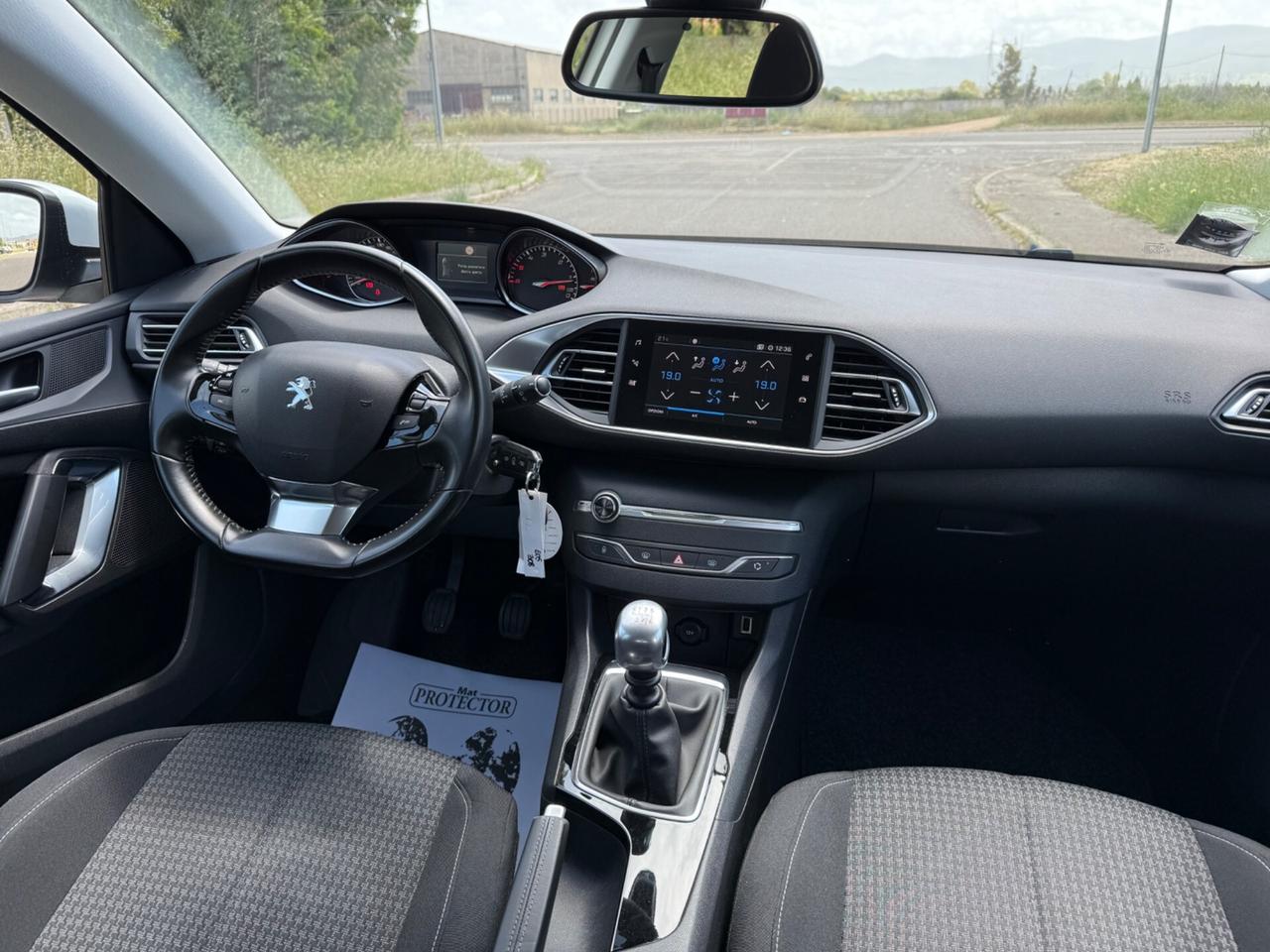 Peugeot 308 BlueHDi 130 S&S Business