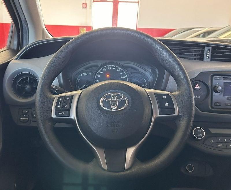 Toyota Yaris 1.5 Hybrid 5 porte Cool NEOPATENTATI