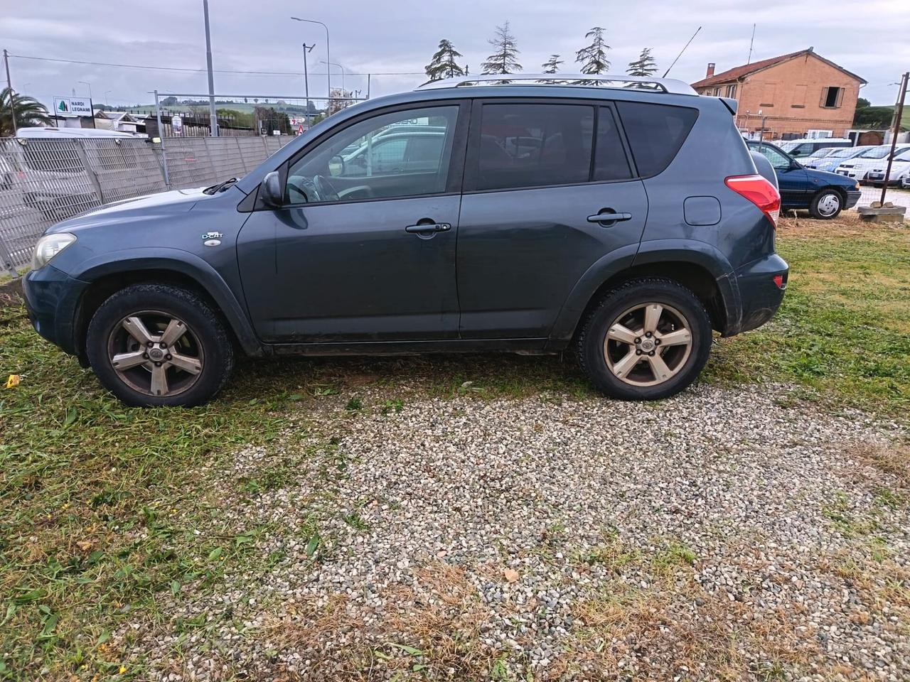 TOYOTA RAV4 2006 2.2 D-4D 177 CV Luxury PELLE NAVI CRUIS DA CONTROLLARE