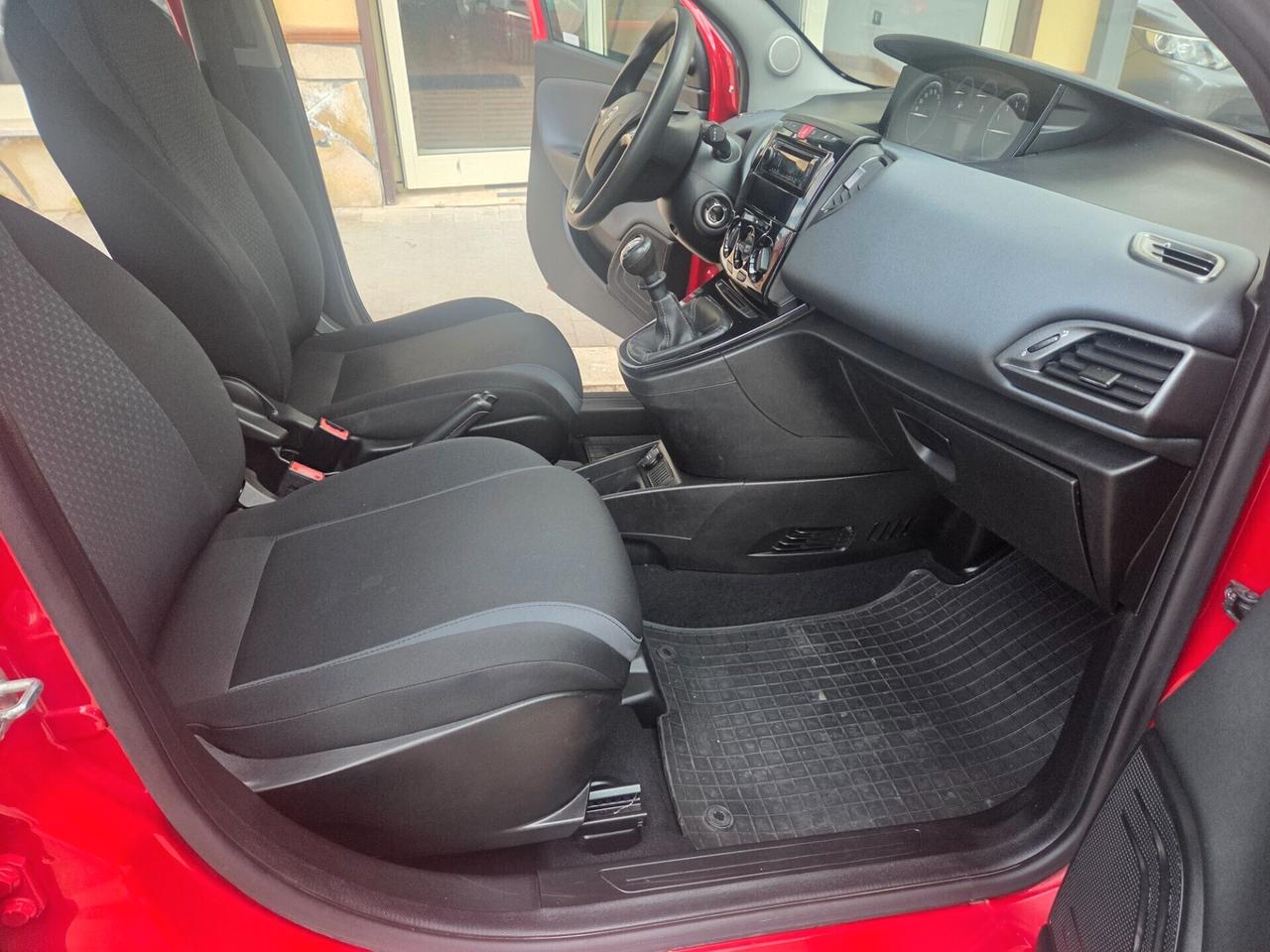 LANCIA YPSILON 1.2 BENZ 4 CILINDRI SOLI KM 66000 CERTIF