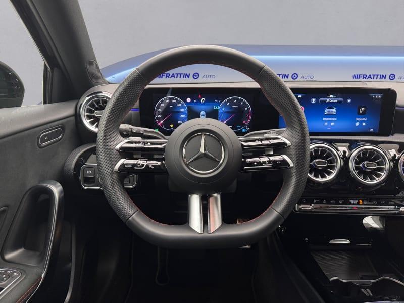 MERCEDES BENZ A 180 AUTOMATIC AMG LINE