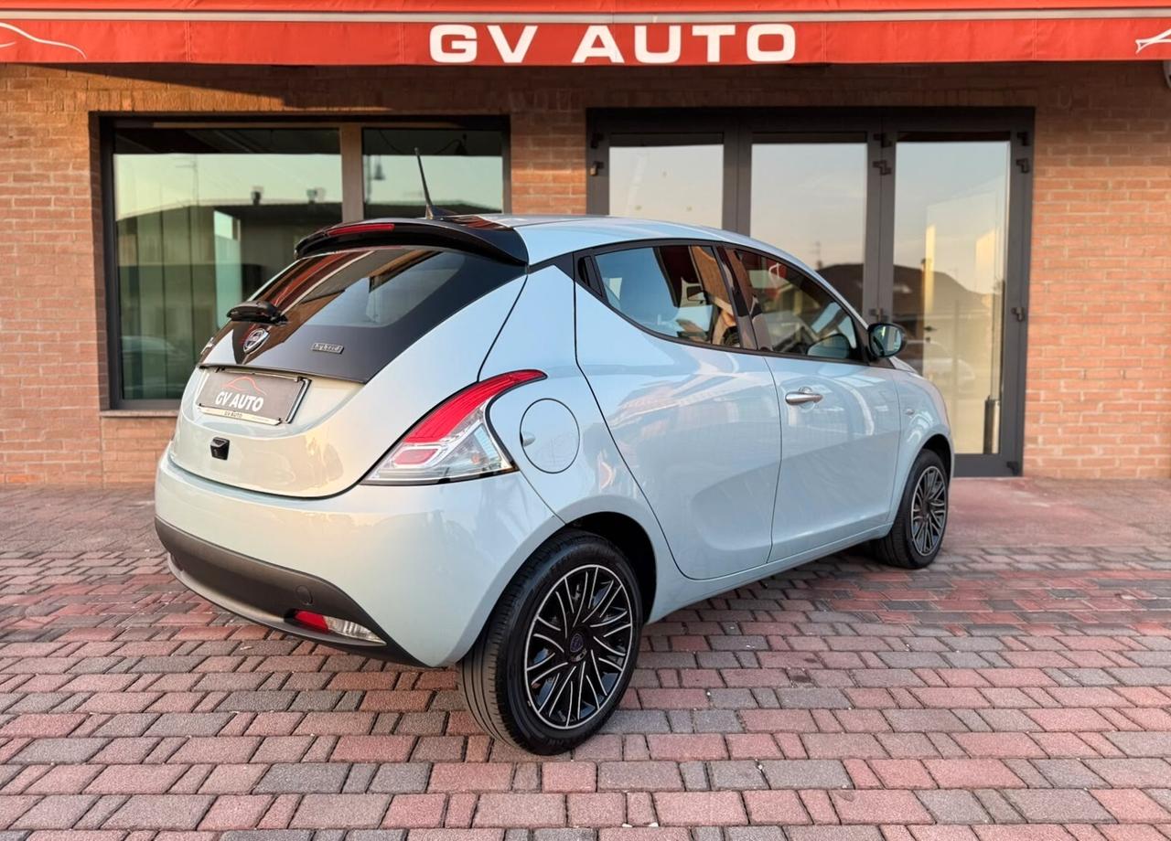 Lancia Ypsilon Hybrid