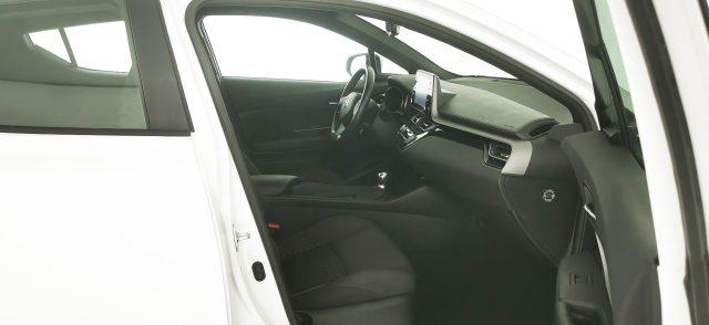 TOYOTA C-HR 1.8 Hybrid E-CVT Business