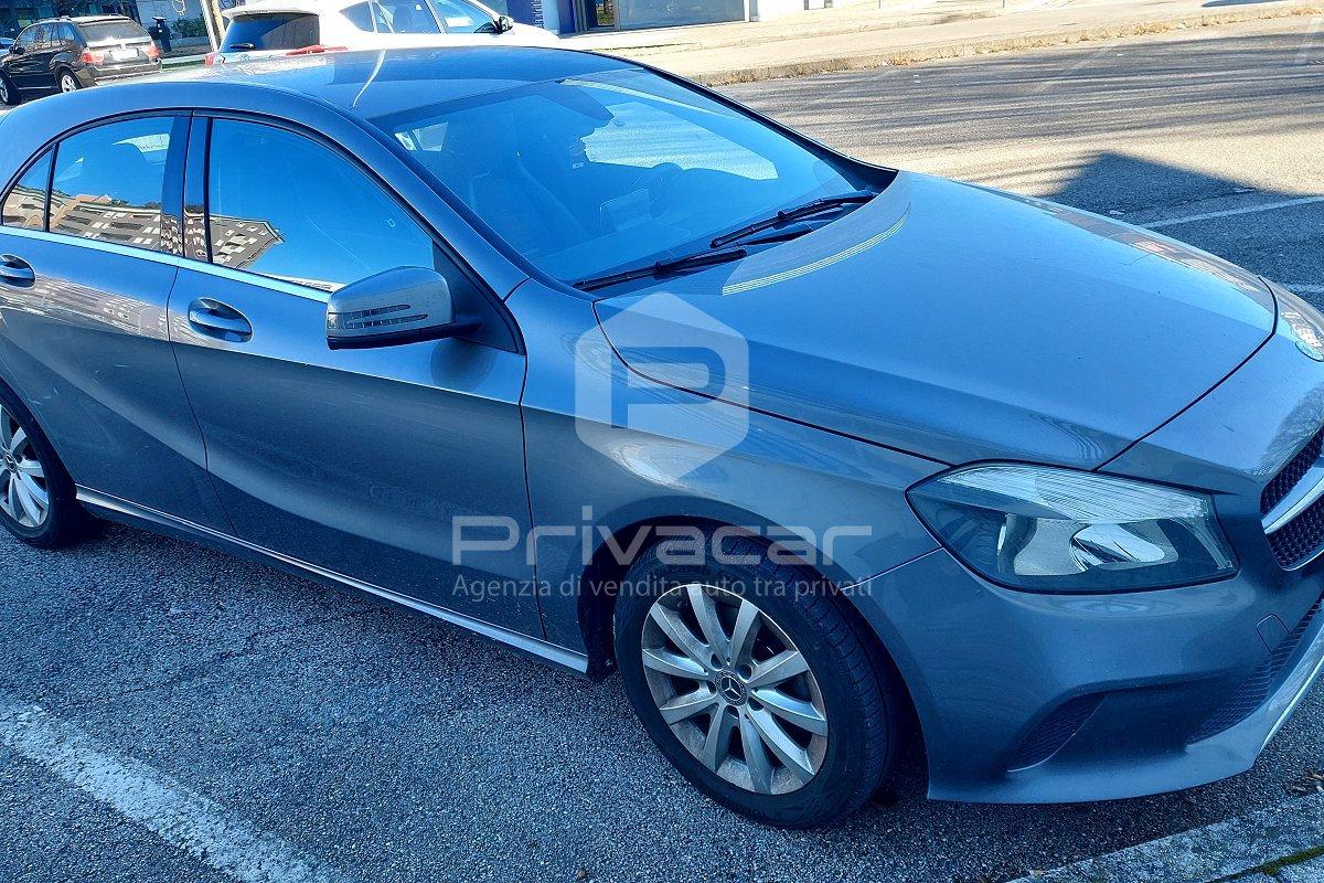 MERCEDES A 180 d Business