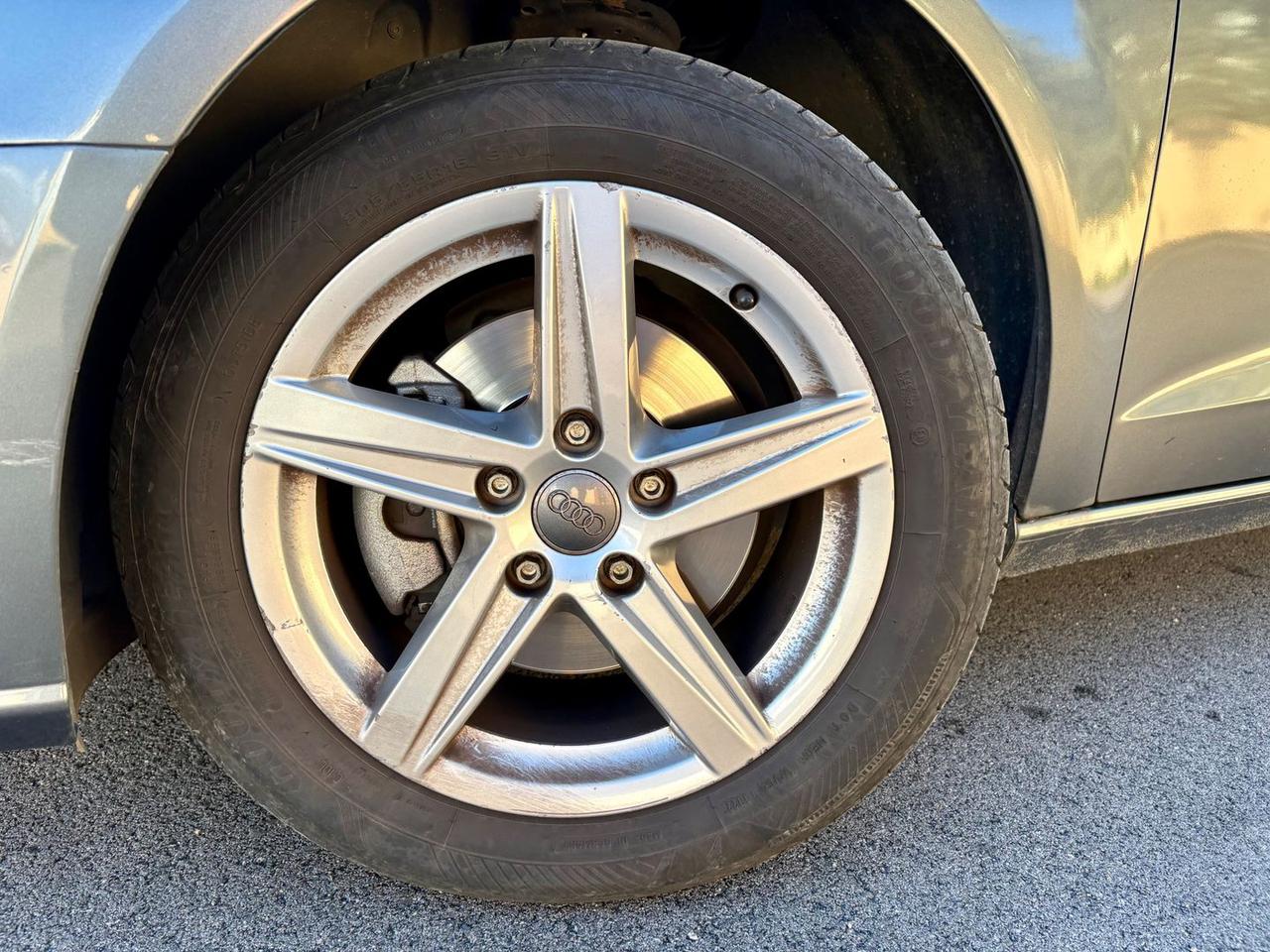 Audi A3 1.6 30 TDI Admired #8285