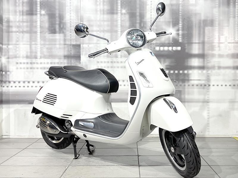 Piaggio Vespa GTS 300 Super Abs