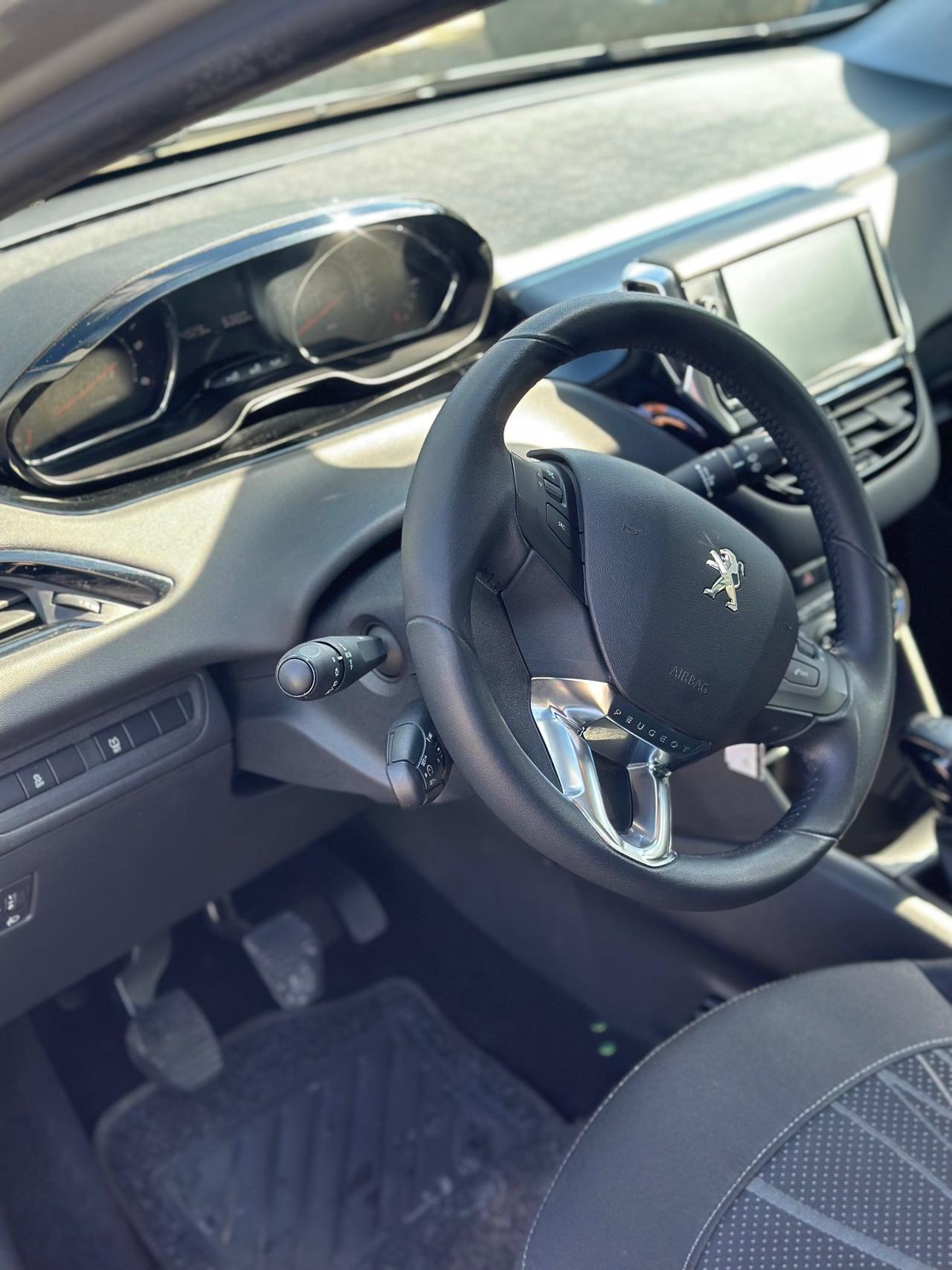 Peugeot 208 1.4 HDi 68 CV 5 porte Allure
