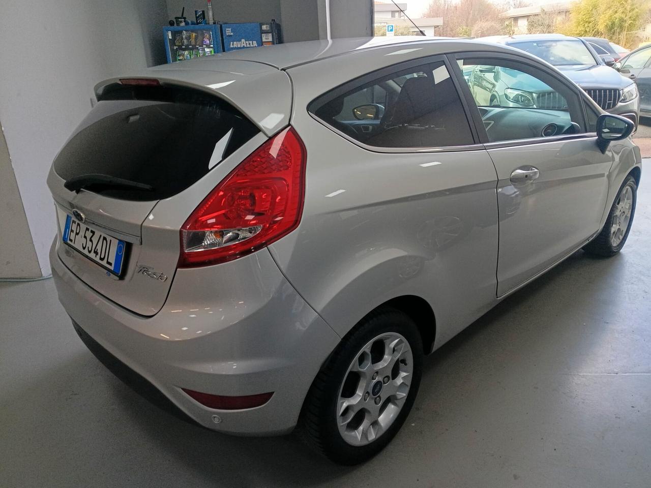 Ford Fiesta 1.4 TDCi 70CV 3 porte Titanium