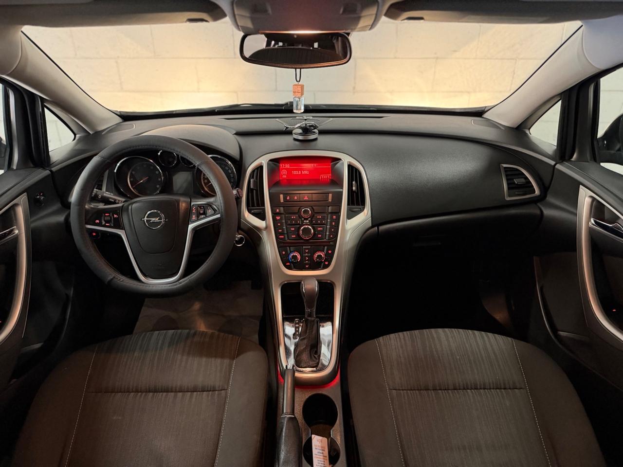 Opel Astra 1.6 115CV 5 porte Cosmo automatico