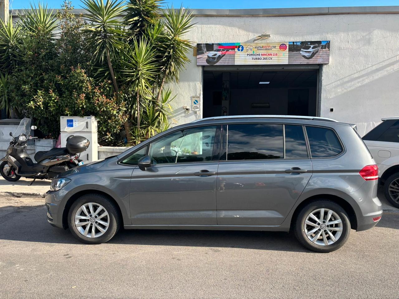 Volkswagen Touran Volkswageen 1.6 TDI Executive - Sette Posti