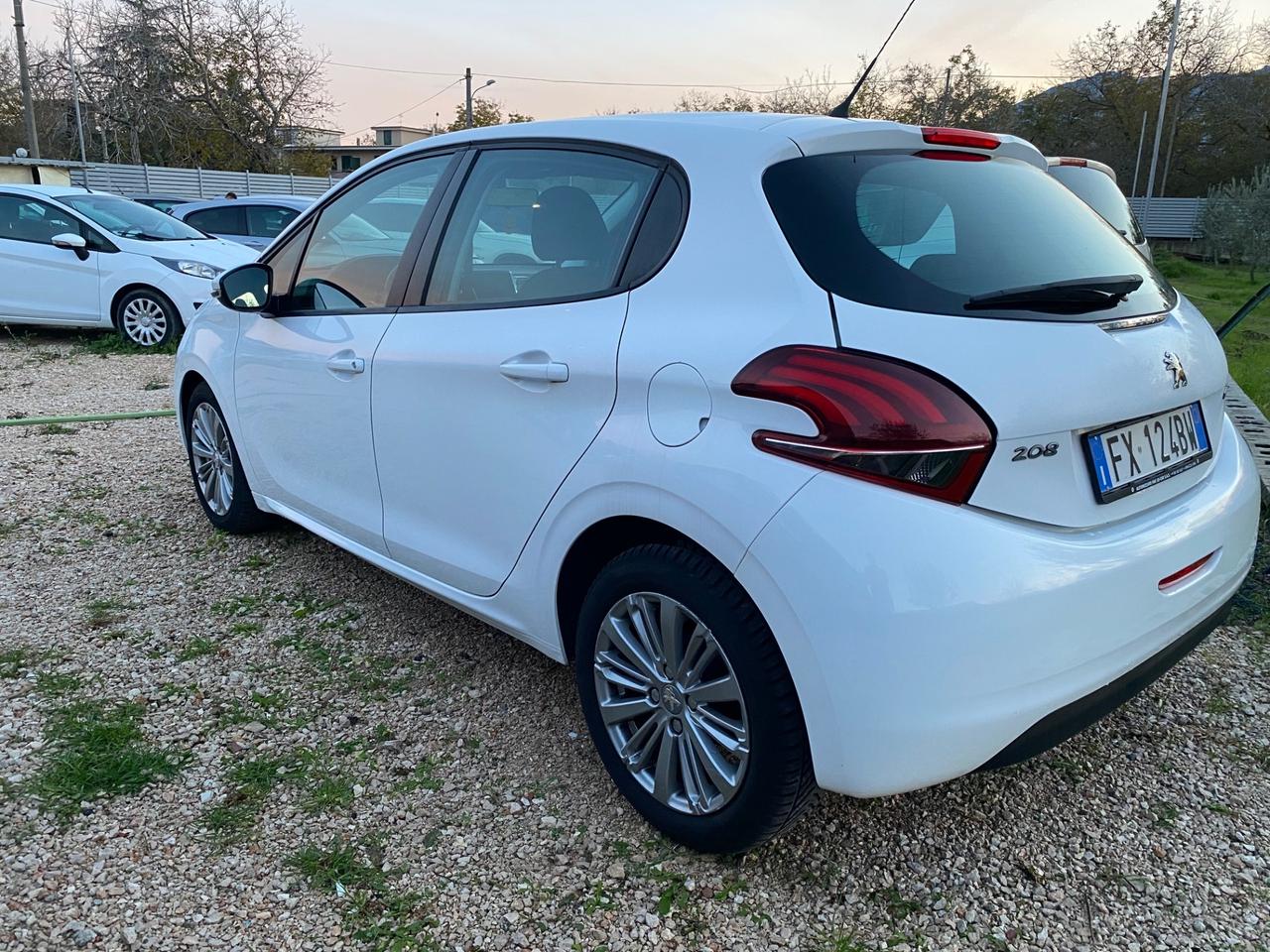 Peugeot 208 BlueHDi 75 5 porte Allure