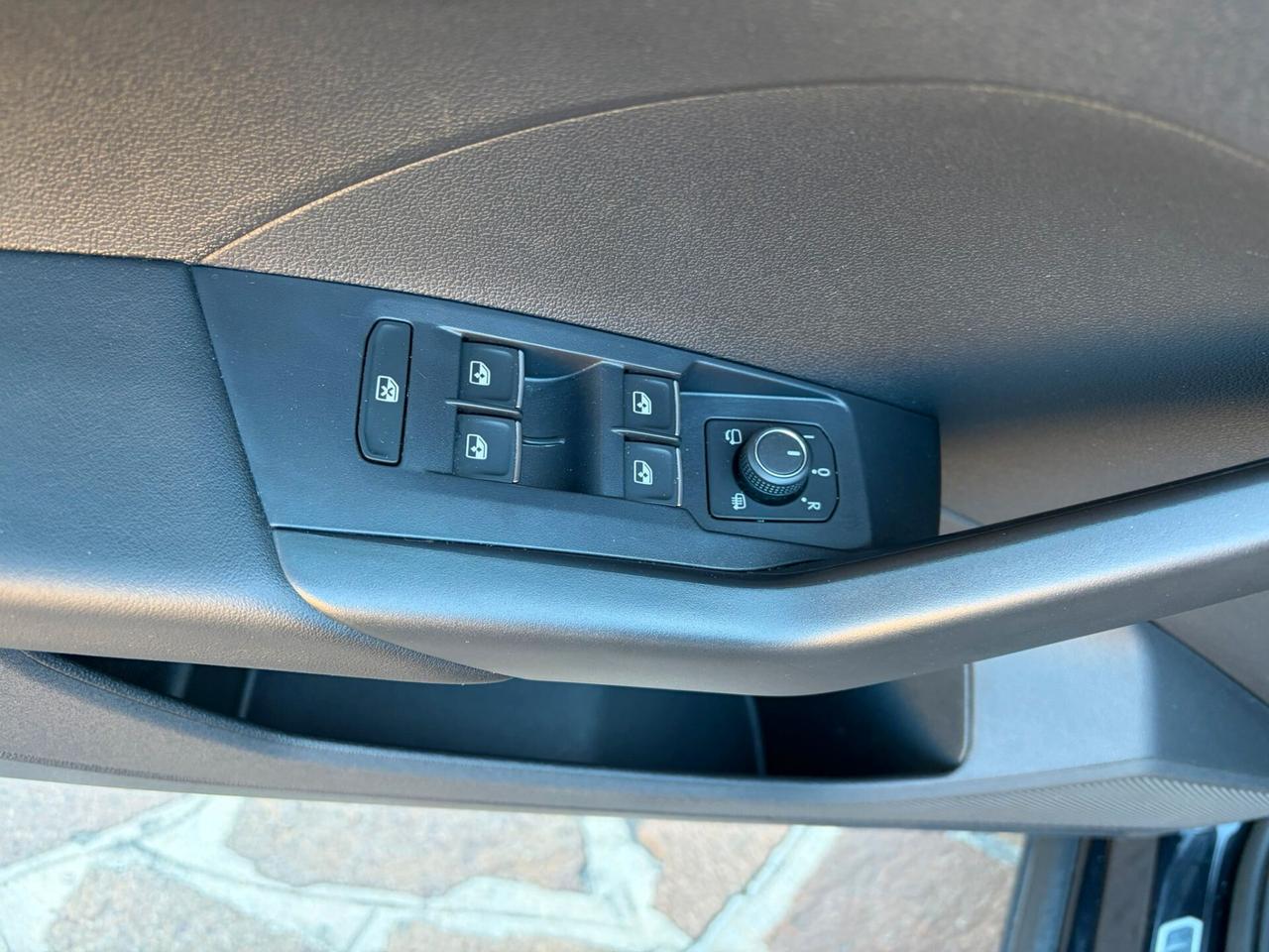 Volkswagen T-Cross 1.0 TSI Sport 95cv R-Line