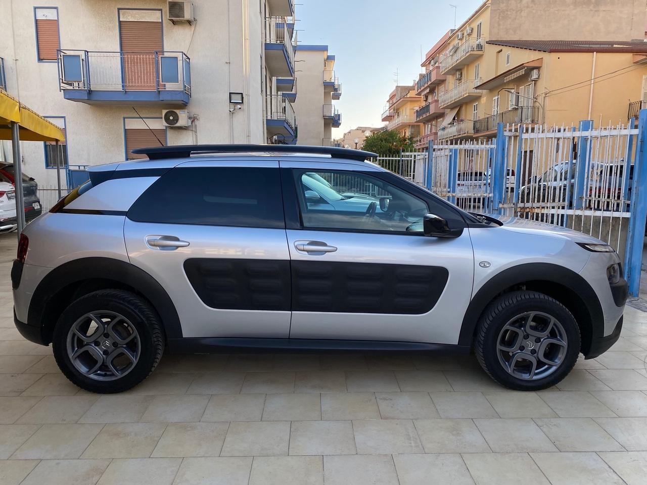 Citroen C4 Cactus BlueHDi 100 Shine