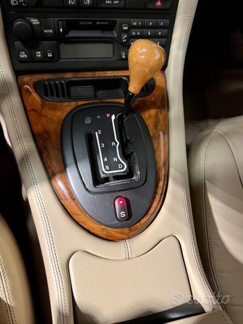 JAGUAR XK8 4.2 Coupé