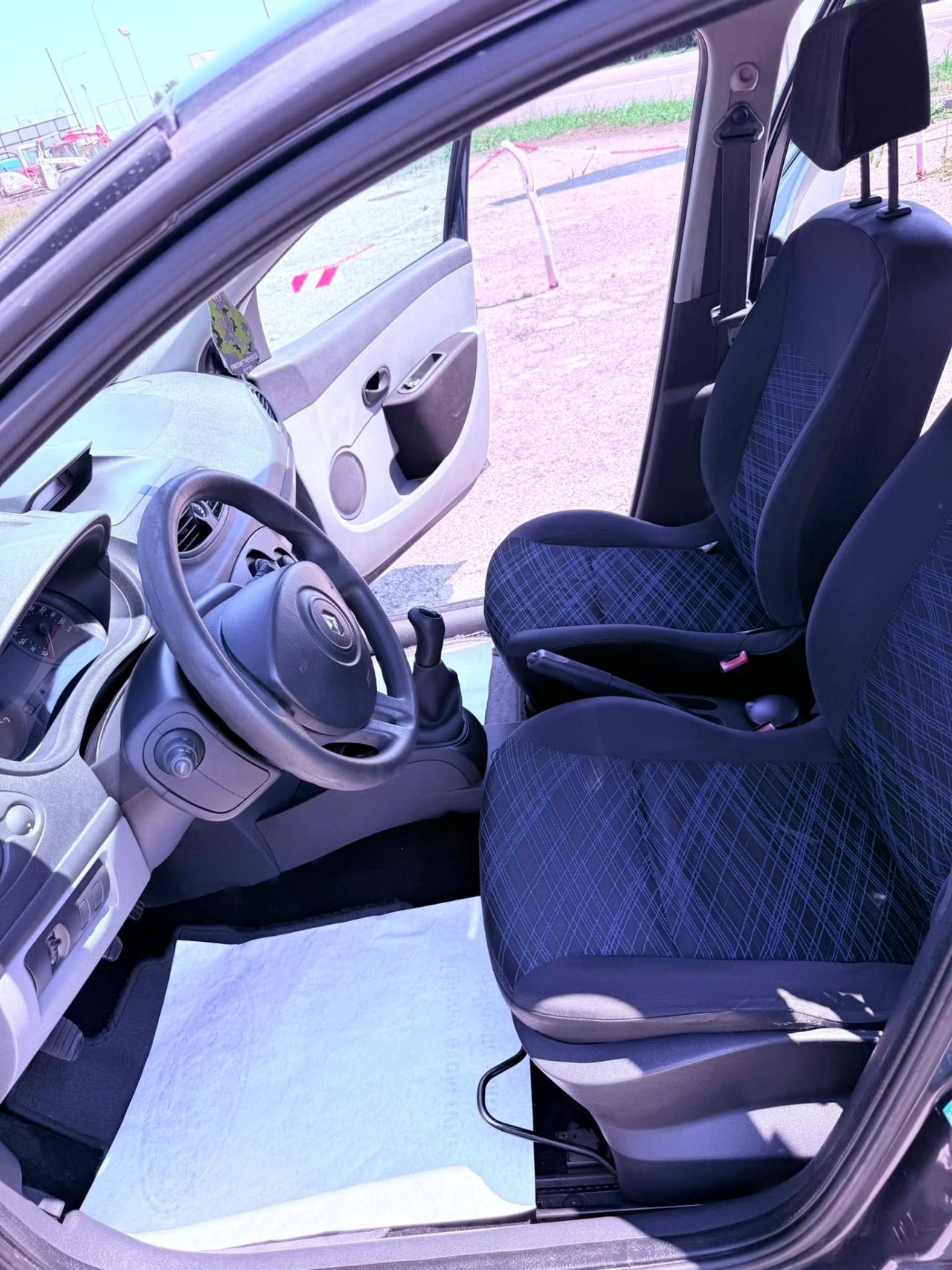 Renault Clio 1.2 benzina 5 porte Ok neopatentati