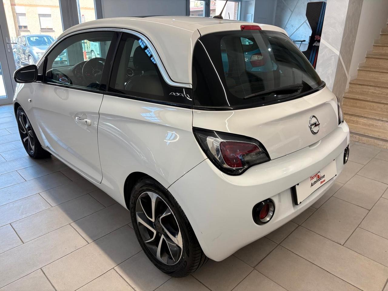 Opel Adam 1.2 70 CV Glam