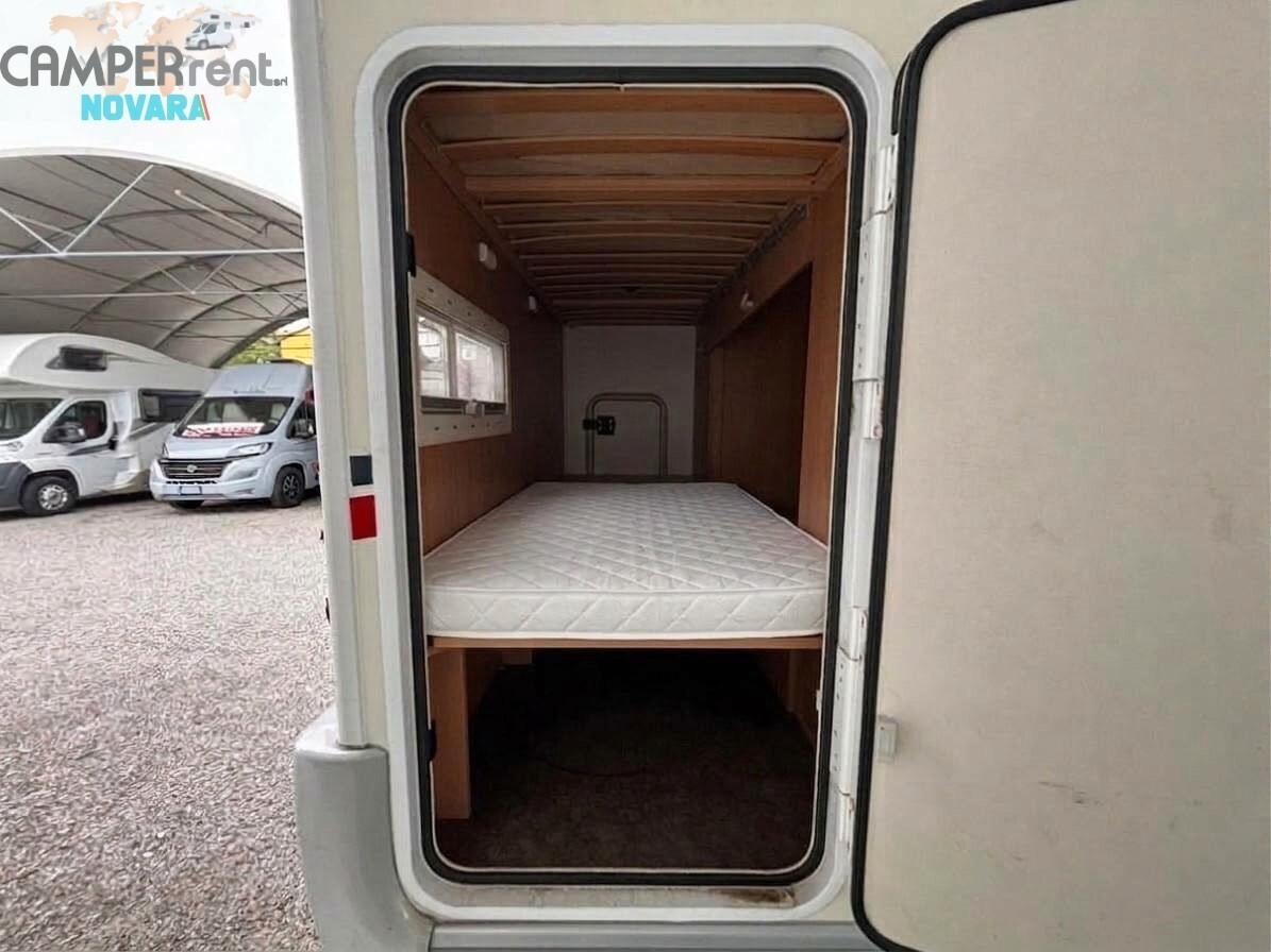 CHALLENGER GENESIS 65 - mansardato con doppia Dinette e letti a castello in coda