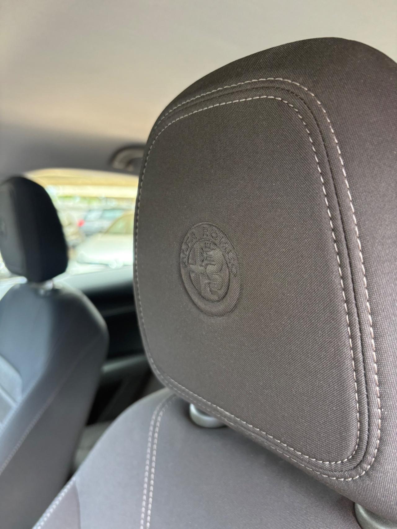 Alfa Romeo Stelvio 2.2 Turbodiesel 180 CV AT8 RWD Business