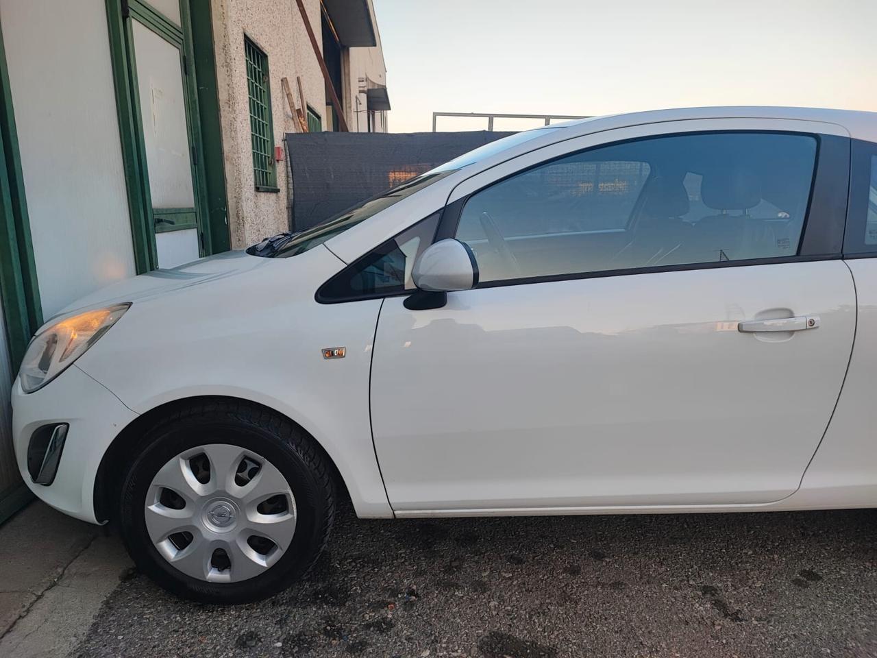 Opel Corsa 1.0 3 PORTE BENZINA NEOPATENTATI 2012