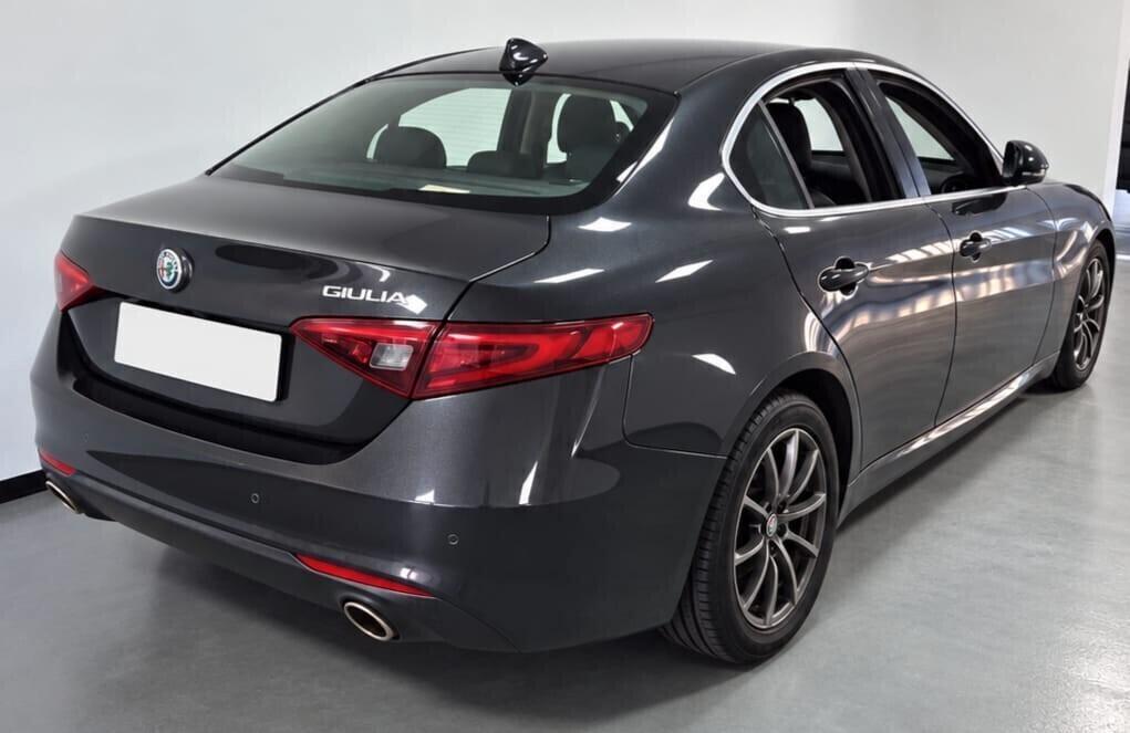 Alfa Romeo Giulia 2.2 Turbodiesel 180 CV AT8 Business Sport Launch Ed.