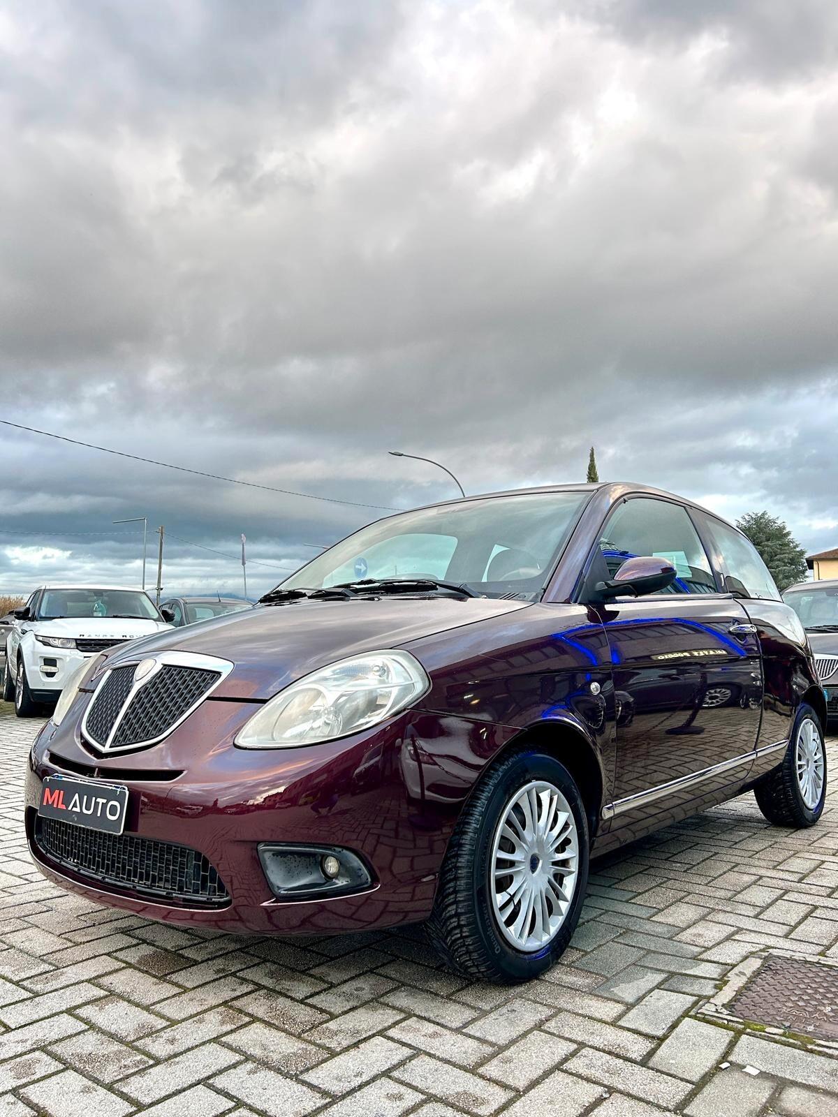 Lancia Ypsilon 1.3 MJT 75 CV Platino