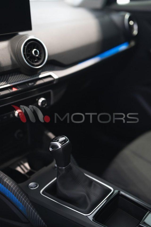 AUDI Q2 30 TDI Identity Black