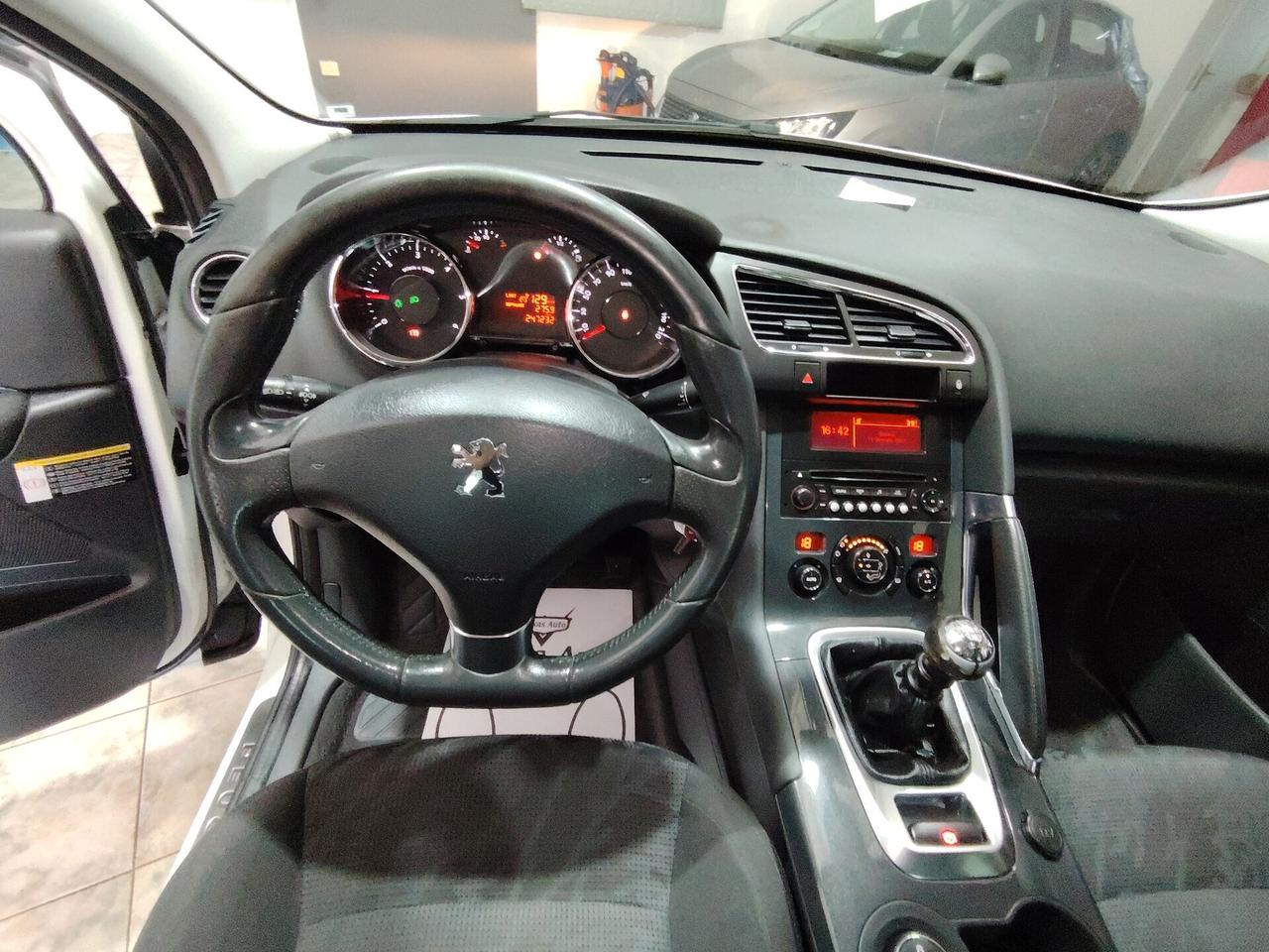 Peugeot 3008 1.6 e-HDi 115CV cambio robotizzato Stop&Start Style