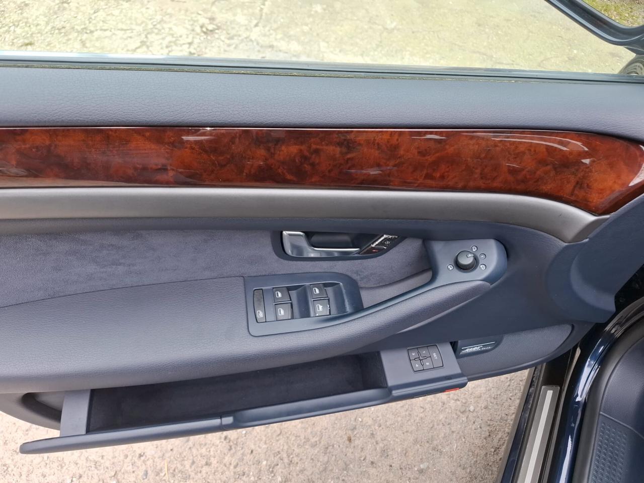 Audi A8 3.0 V6 TDI quattro tiptronic