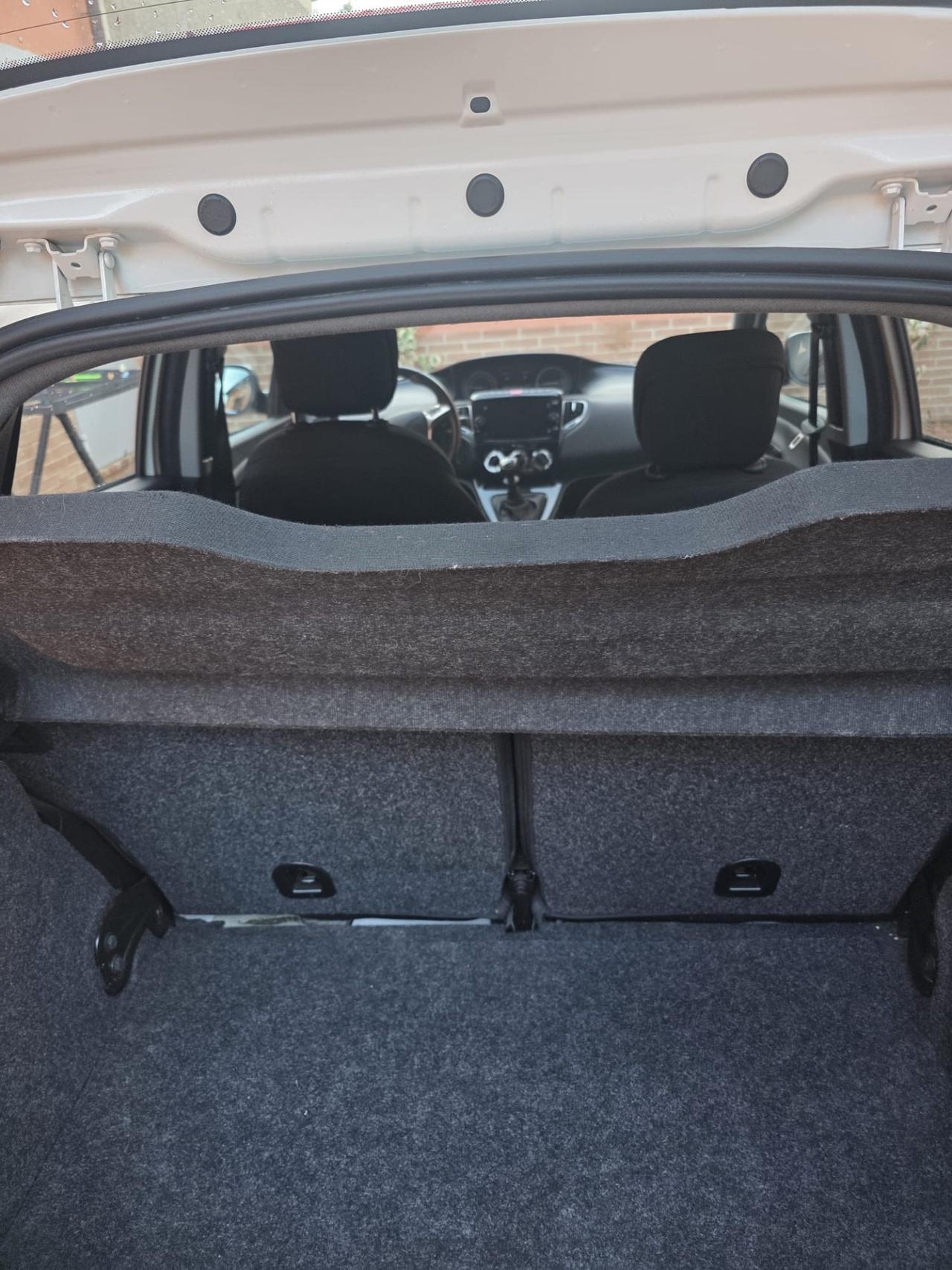 Lancia Ypsilon 1.0 FireFly 5 porte S&S Hybrid Ecochic Gold