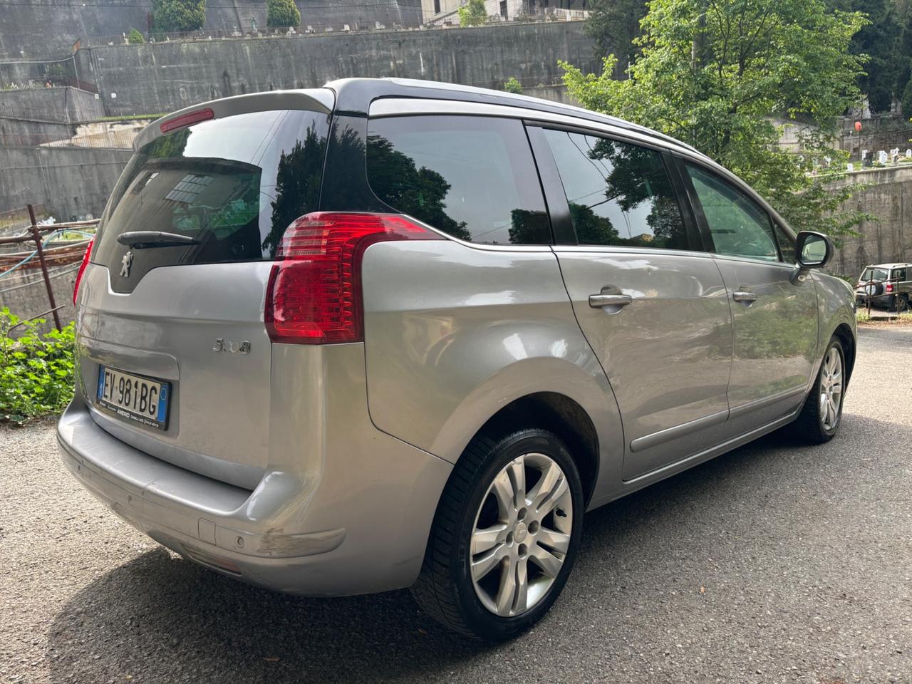 Peugeot 5008 2.0 HDi 150CV Allure