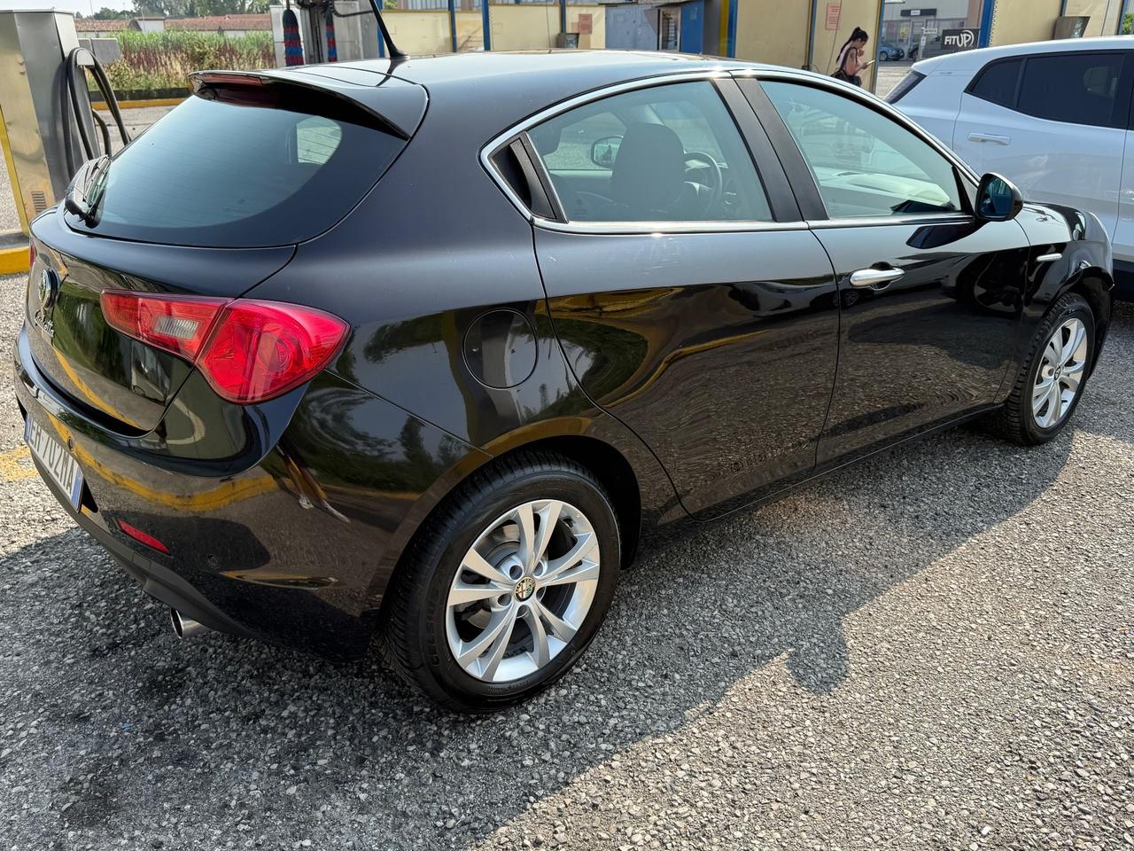 Alfa Romeo Giulietta 2.0 JTDm-2 140 CV Exclusive