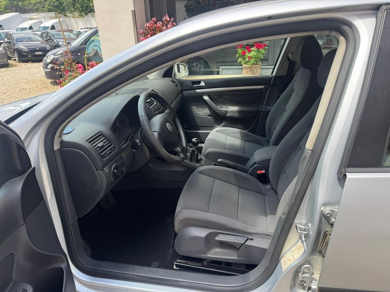 VOLKSWAGEN Golf 1.6 5 porte Comfortline GPL
