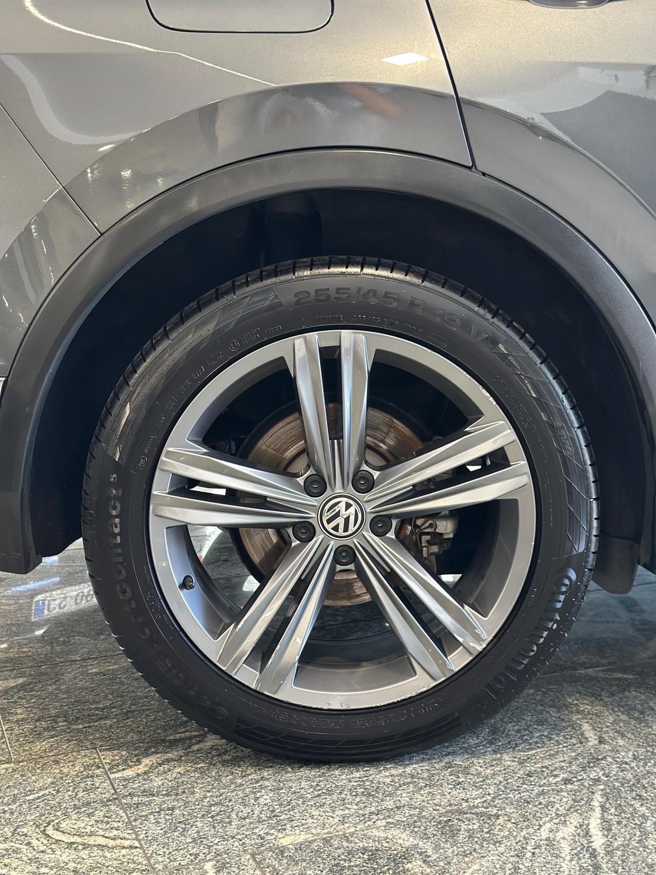 Volkswagen Tiguan 2.0 TDI SCR DSG 4MOTION R-LINE