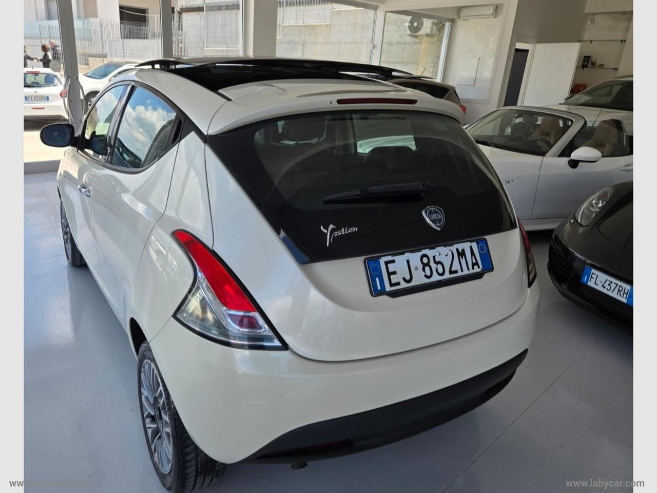 LANCIA Ypsilon 1.3 MJT 95 CV 5p. S&S Platinum TETTO APRIBILE