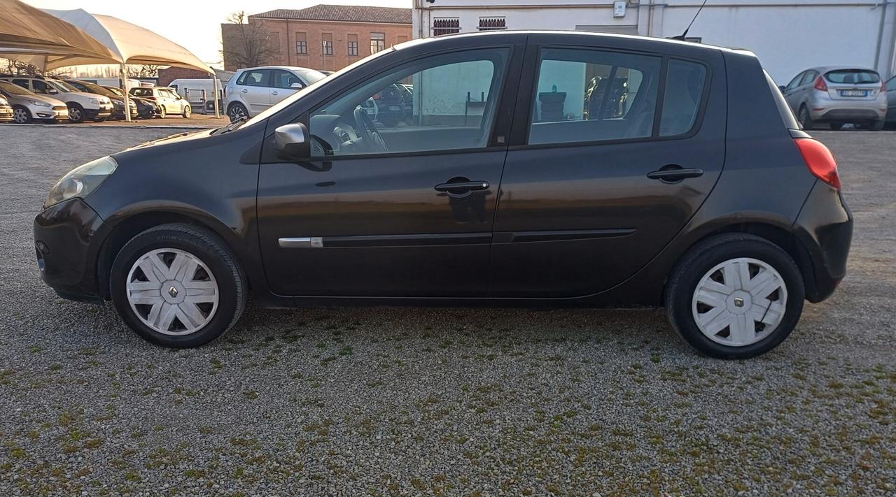 Renault Clio 1.2 16V 5 porte Dynamique