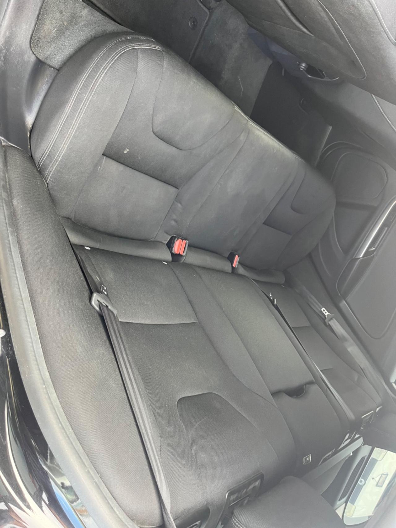 Volvo V60 D3 Geartronic R-design 2018 2.0 DIESEL 108.000 KM