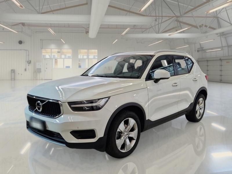 VOLVO XC40 T3 automatico Momentum Pro