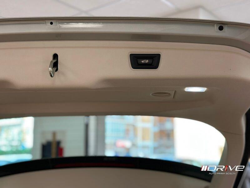 BMW Serie 3 320d xDrive Touring Business Advantage